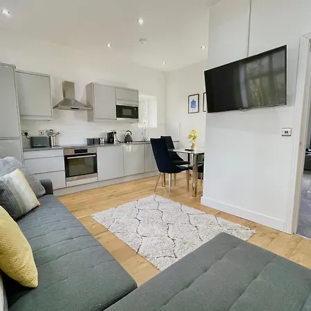 Apartment Guestready - Sleek Stylish Leeds Sleep 4 Leeds (West Yorkshire)