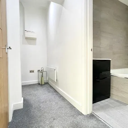 Guestready - Sleek Stylish Leeds Sleep 4 Apartment Leeds (West Yorkshire)
