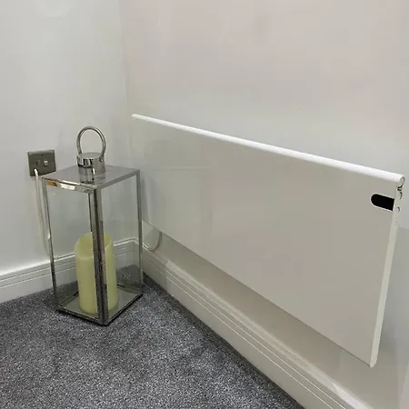 Guestready - Sleek Stylish Leeds Sleep 4 Apartment